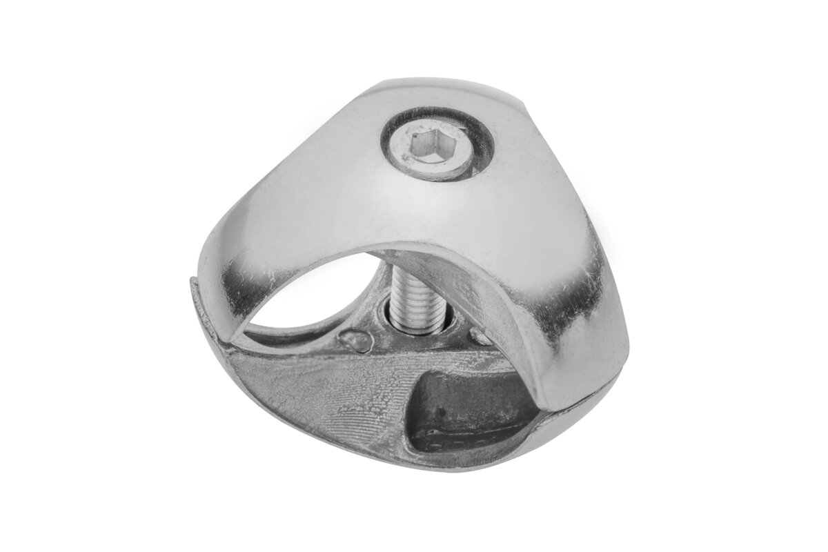 Triple right connector
