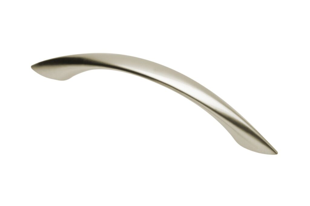 Zamak handle 01 C=96mm satin