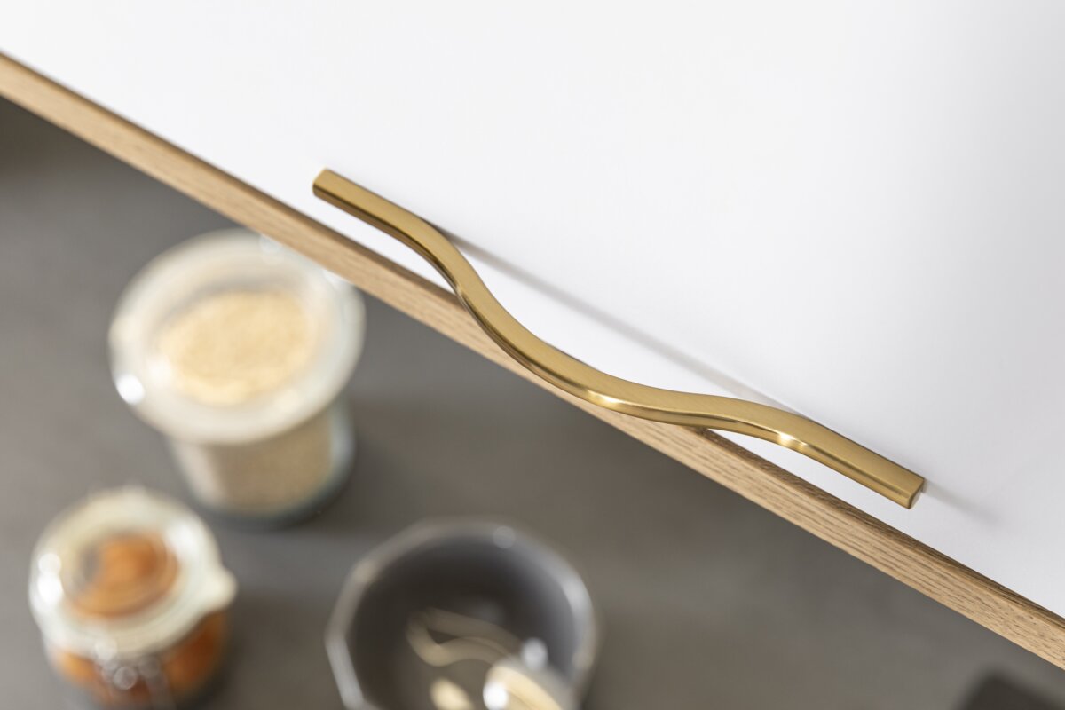 Zamak handle VITO C = 288 mm golden brass